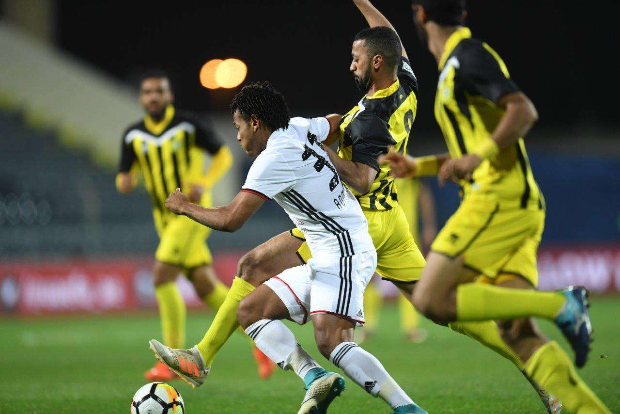 جانب من لقاء الجزيرة واتحاد كلباء