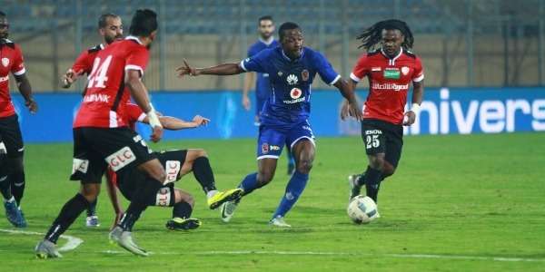 جانب من مباراة الأهلي وطلائع الجيش