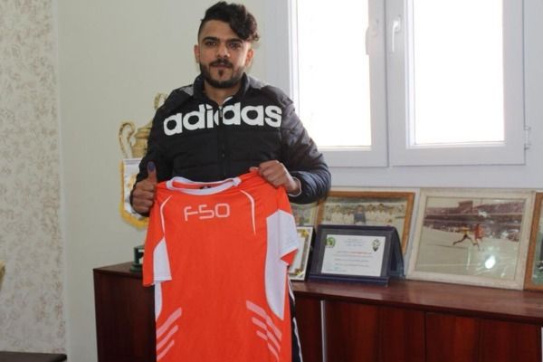 بعد توقيع العقود