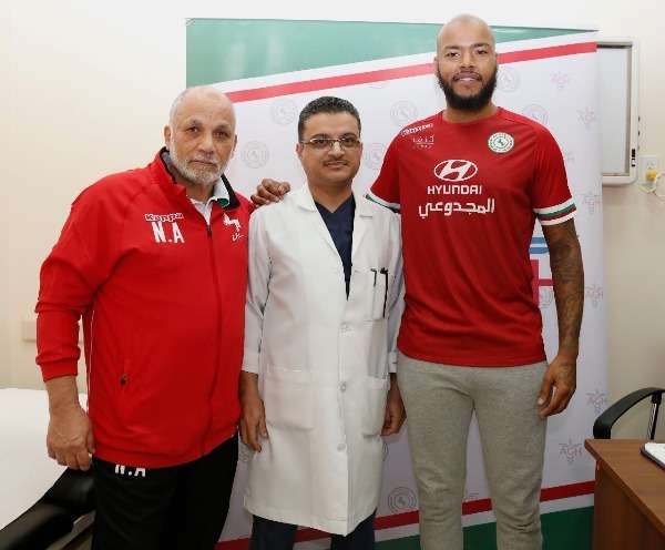 مبولحي بقميص الاتفاق