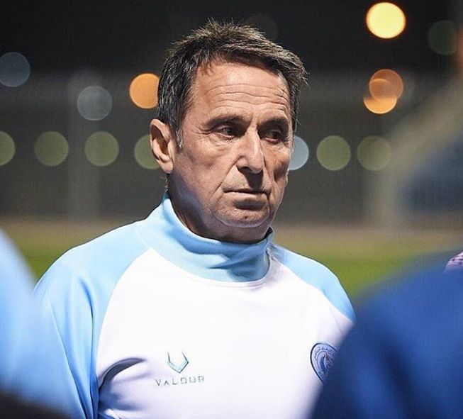 الصربي دراغان في تدريب الرفاع مساء اليوم