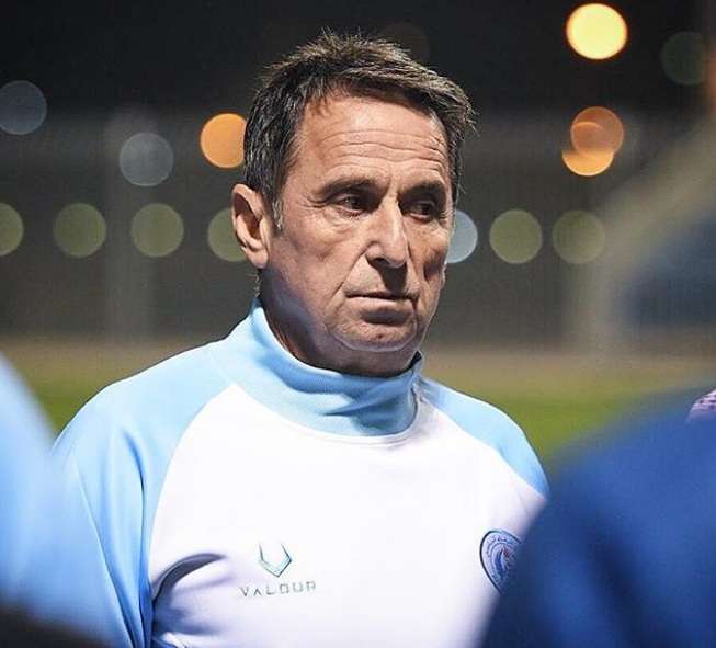 الصربي دراغان في تدريب الرفاع مساء اليوم