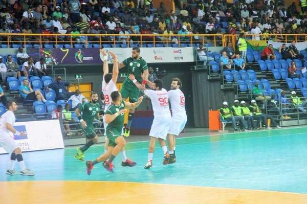 من مباراة تونس والجزائر اليوم