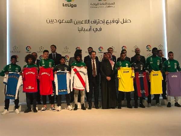 من مراسم التعاقد