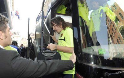 وصول لاعبي برشلونة لمدينة ميلان الإيطالية