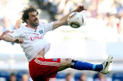 مهاجم هامبورغ الهولندي فان نستلروي