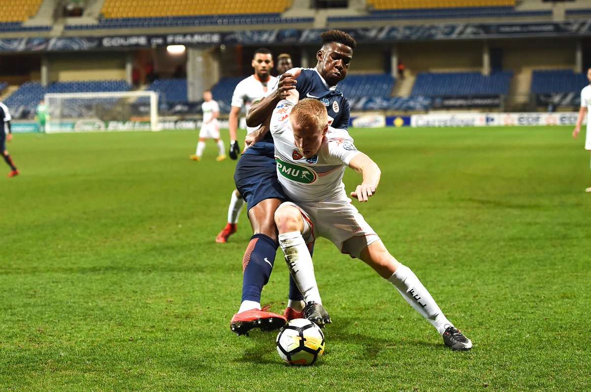 جانب من لقاء مونبيليه ولوريان