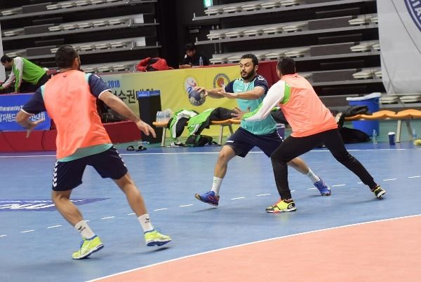 من تدريبات المنتخب السعودي لليد