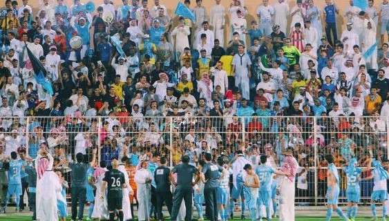 لاعبو الباطن يحتفلون مع جماهيرهم