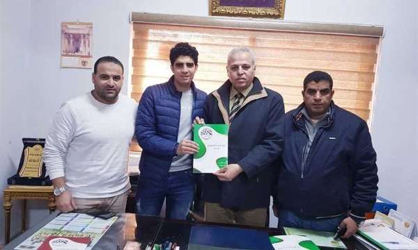 أحمد العش بعد التوقيع