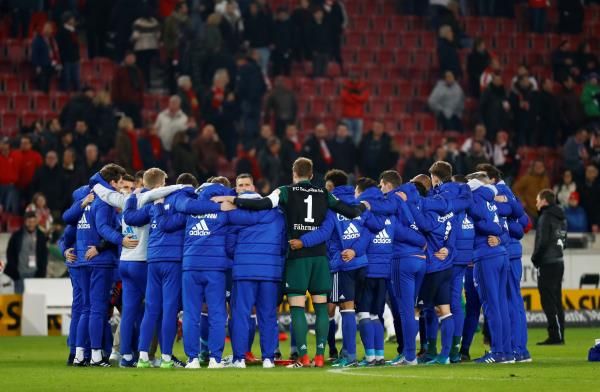 لاعبو شالكه من مباراة شتوتجارت