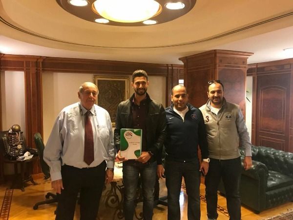 أحمد عادل بعد التوقيع