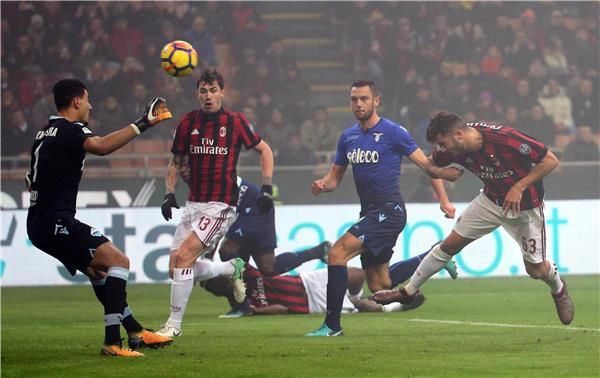 من مباراة ميلان ولاتسيو