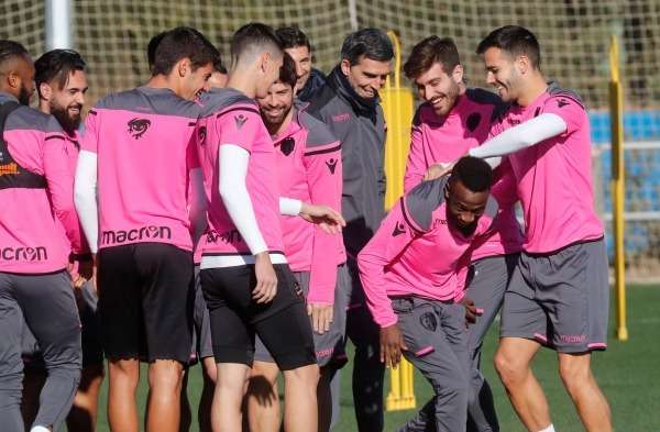 من الاستقبال