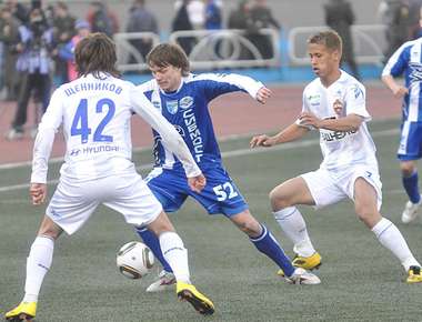 جانب من مباراة سسكا موسكو ومضيفه سيبير نوفوسيبيرسك