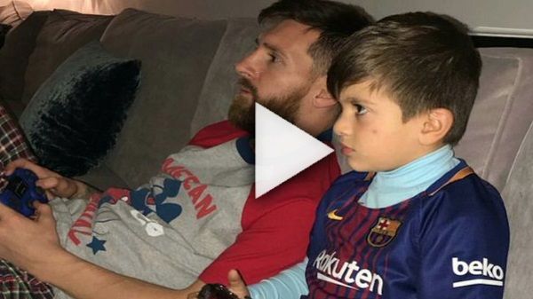 ميسي في منزله