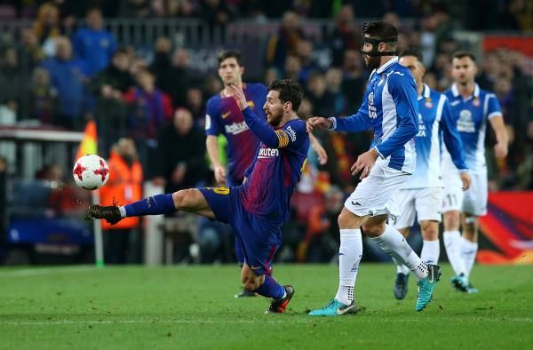 من لقاء برشلونة وإسبانيول
