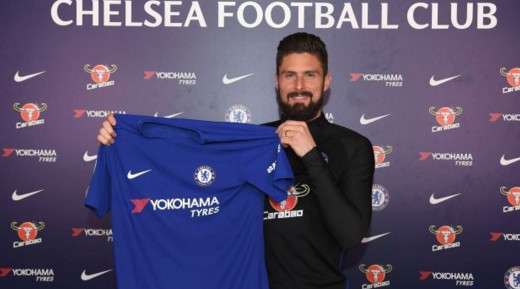 جيرو أثناء تقديمه