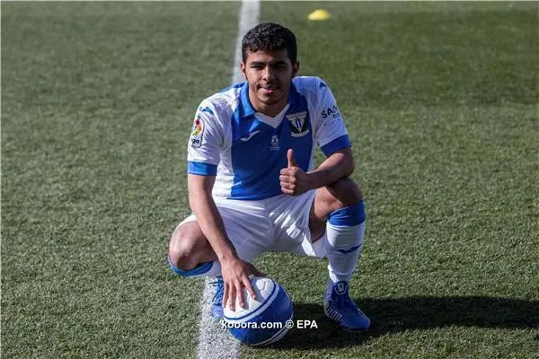 ?i=epa%2fsoccer%2f2018-02%2f2018-02-01%2f2018-02-01-06490004_epa