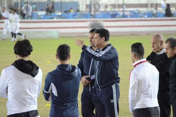 إيهاب جلال مع لاعبي الزمالك
