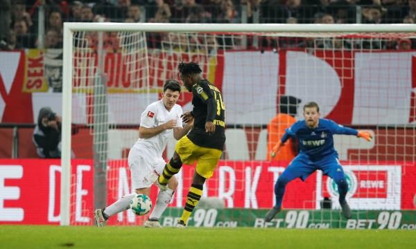 ميشي باتشواي خلال مواجهة كولن