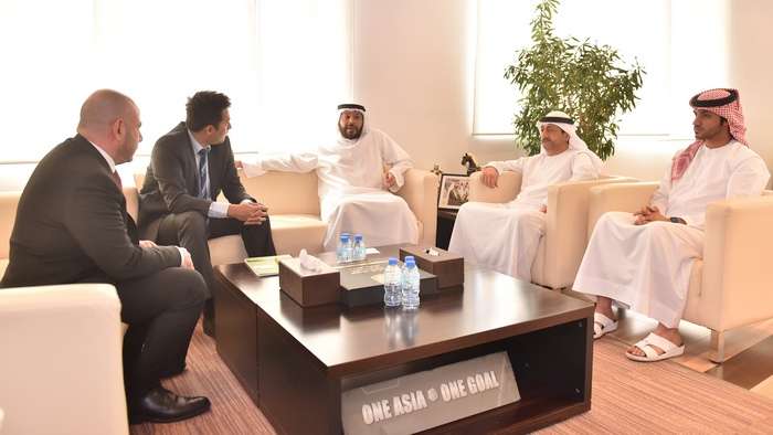 من الاجتماع
