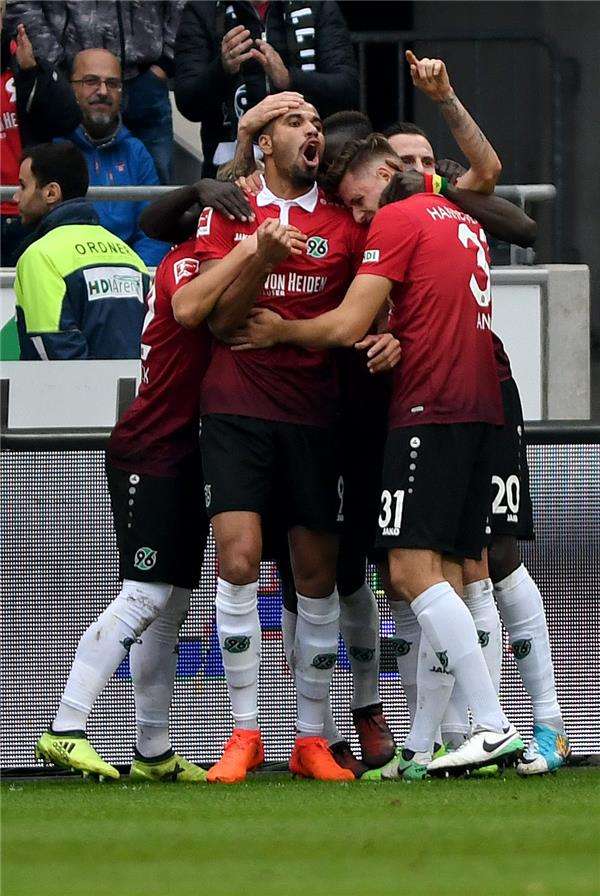 لاعبو نادي هانوفر