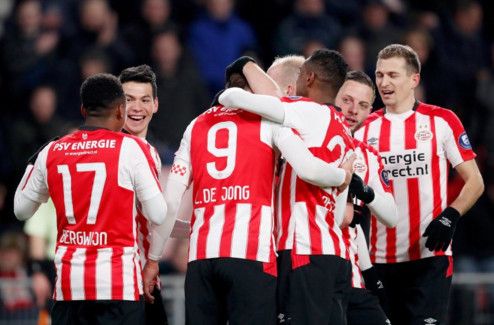 فرحة لاعبو أيندهوفن 