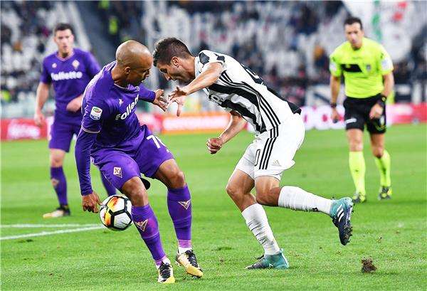  لقاء سابق بين يوفنتوس ونابولي