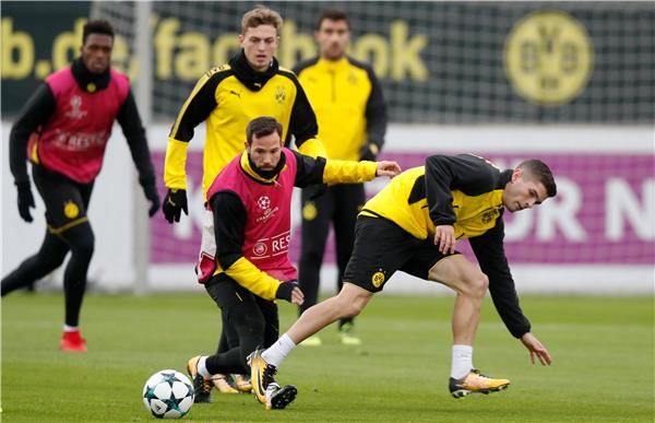 لاعبو بوروسيا دورتموند