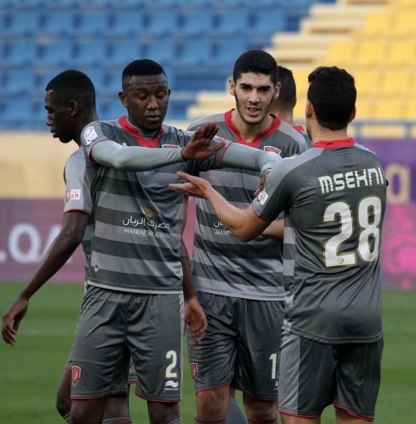 موسى مع لاعبي الدحيل