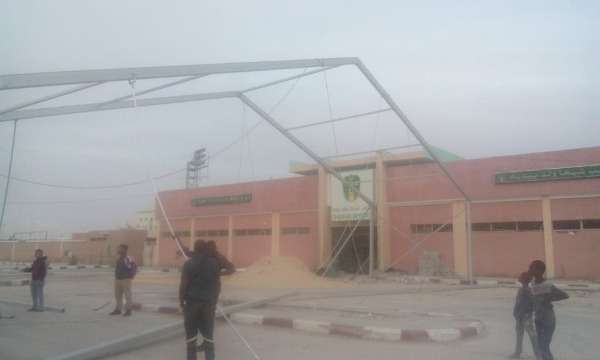 جانب من الأعمال الجارية في الملعب