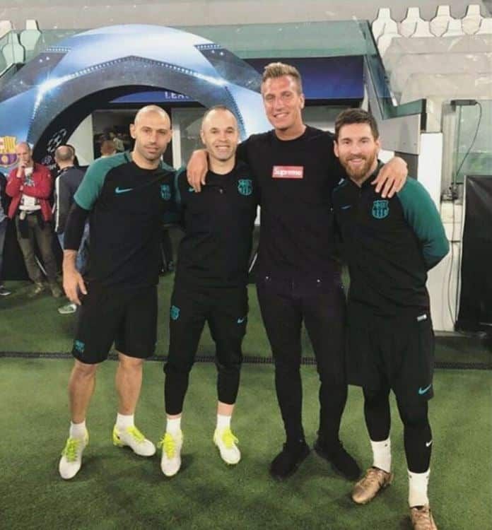 ماكسي لوبيز وسط نجوم برشلونة