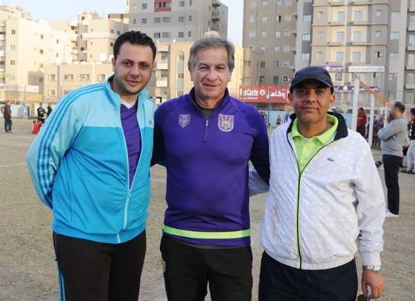 مسؤولو الأكاديمية