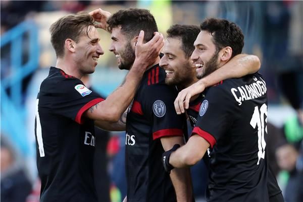 فرحة لاعبي ميلان