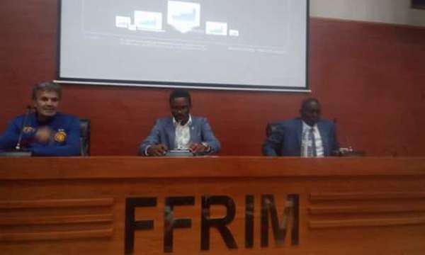 جانب من المؤتمر الصحفي