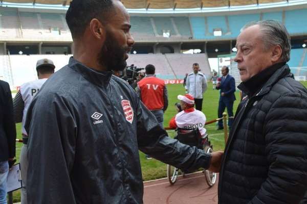  برتان مارشان مع صابر خليفة صاحب هدف الفوزفي قابس