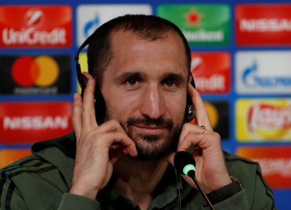  جورجيو كيليني خلال المؤتمر الصحفي