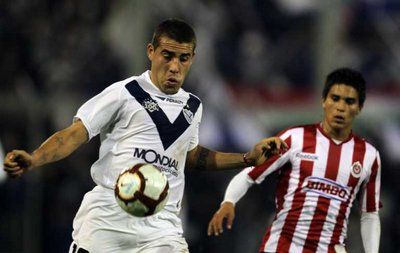 أوتاميندي على يسار الصورة