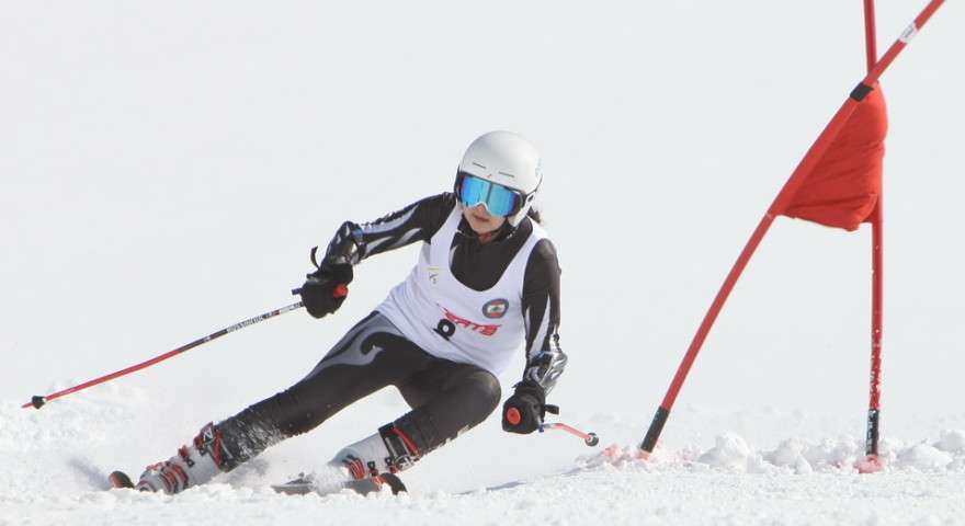 جانب من منافسات التزلج