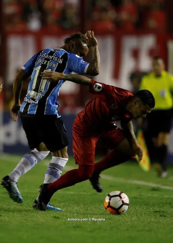 ?i=reuters%2f2018-02-15%2f2018-02-15t024749z_25430084_rc1f210f8c00_rtrmadp_3_soccer-recopa-sudamericana_reuters