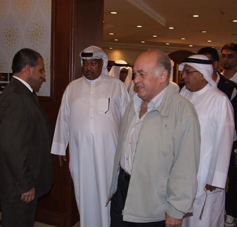 أمين سر نادي كاظمة حسين بن اسكندر في استقبال وفد شباب الاردن