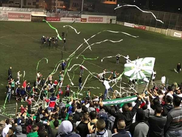 فرحة جماهير المكبر بعد الفوز على شباب الخليل