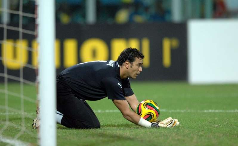 عصام الحضري