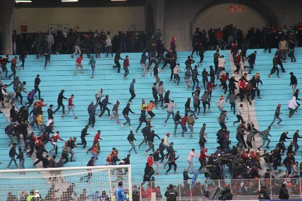  من أحداث ملعب رادس خلال كلاسيكو الترجي والنجم 