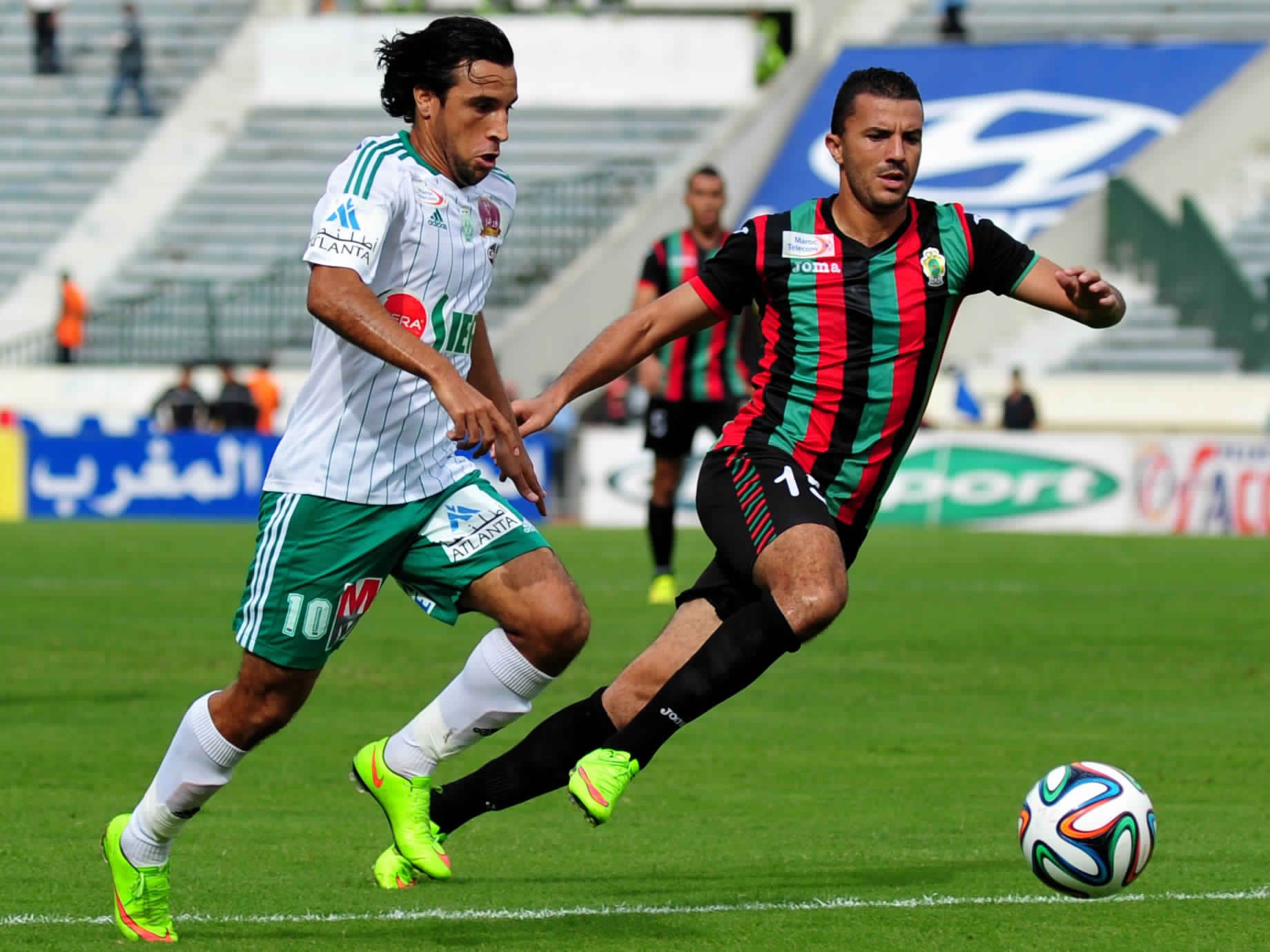 جانب من مباراة سابقة بين الفريقين