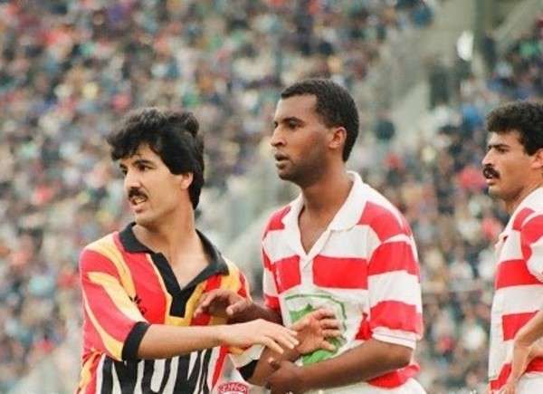 طارق ذياب ولاعب الإفريقي عبد الحق في الديربي