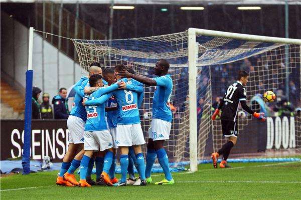 لاعبو نابولي