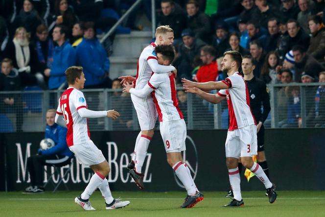 فرحة لاعبي أياكس