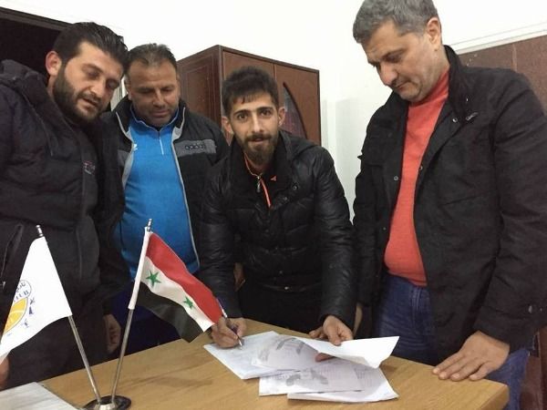 خرفان خلال التوقيع